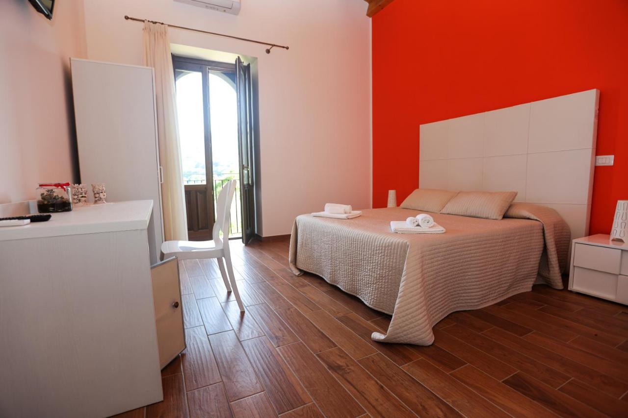 La Porta Delle Gole Hotel Motta Camastra Екстериор снимка