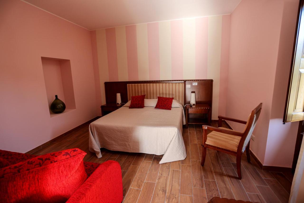La Porta Delle Gole Hotel Motta Camastra Екстериор снимка