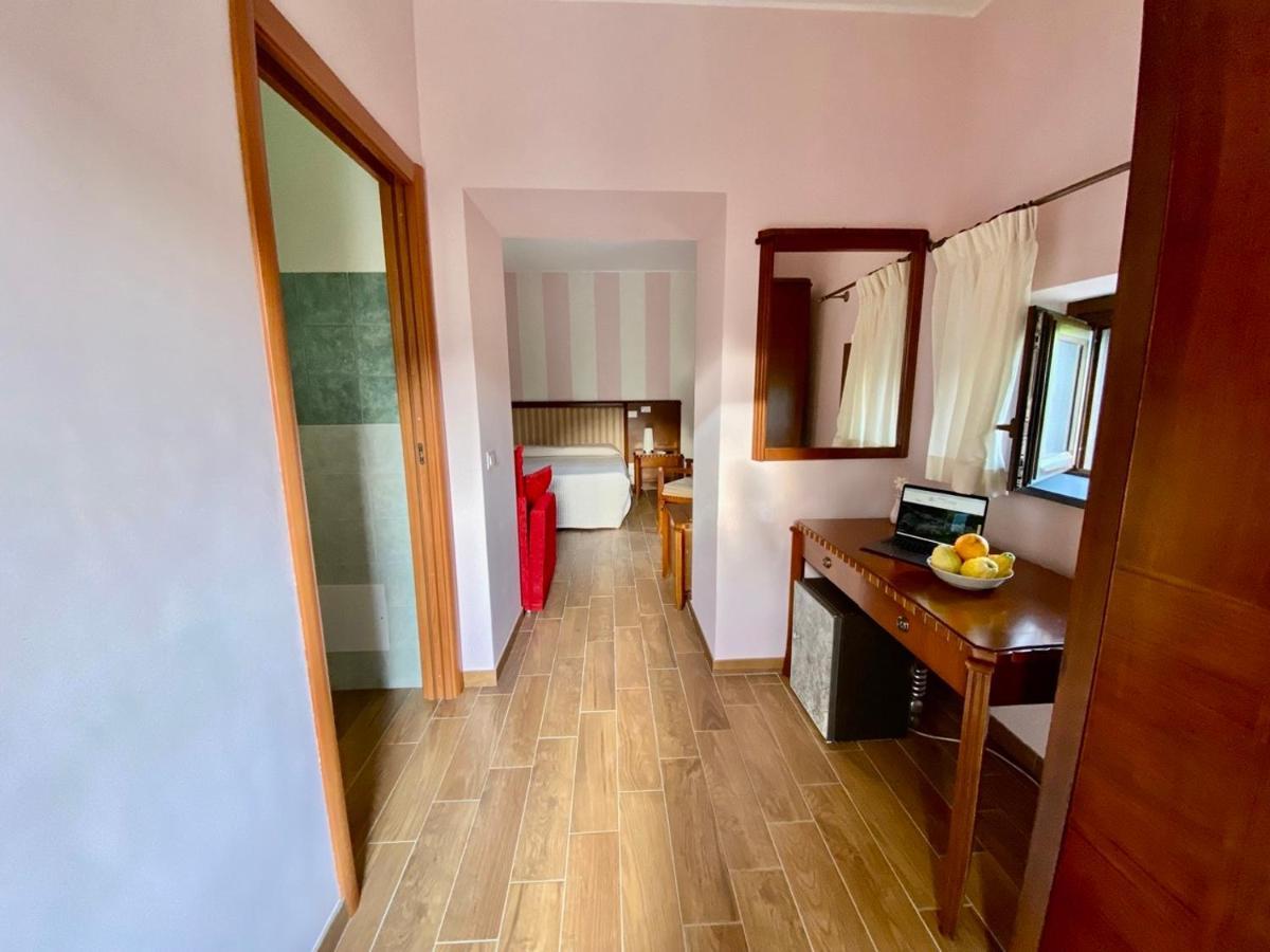 La Porta Delle Gole Hotel Motta Camastra Екстериор снимка