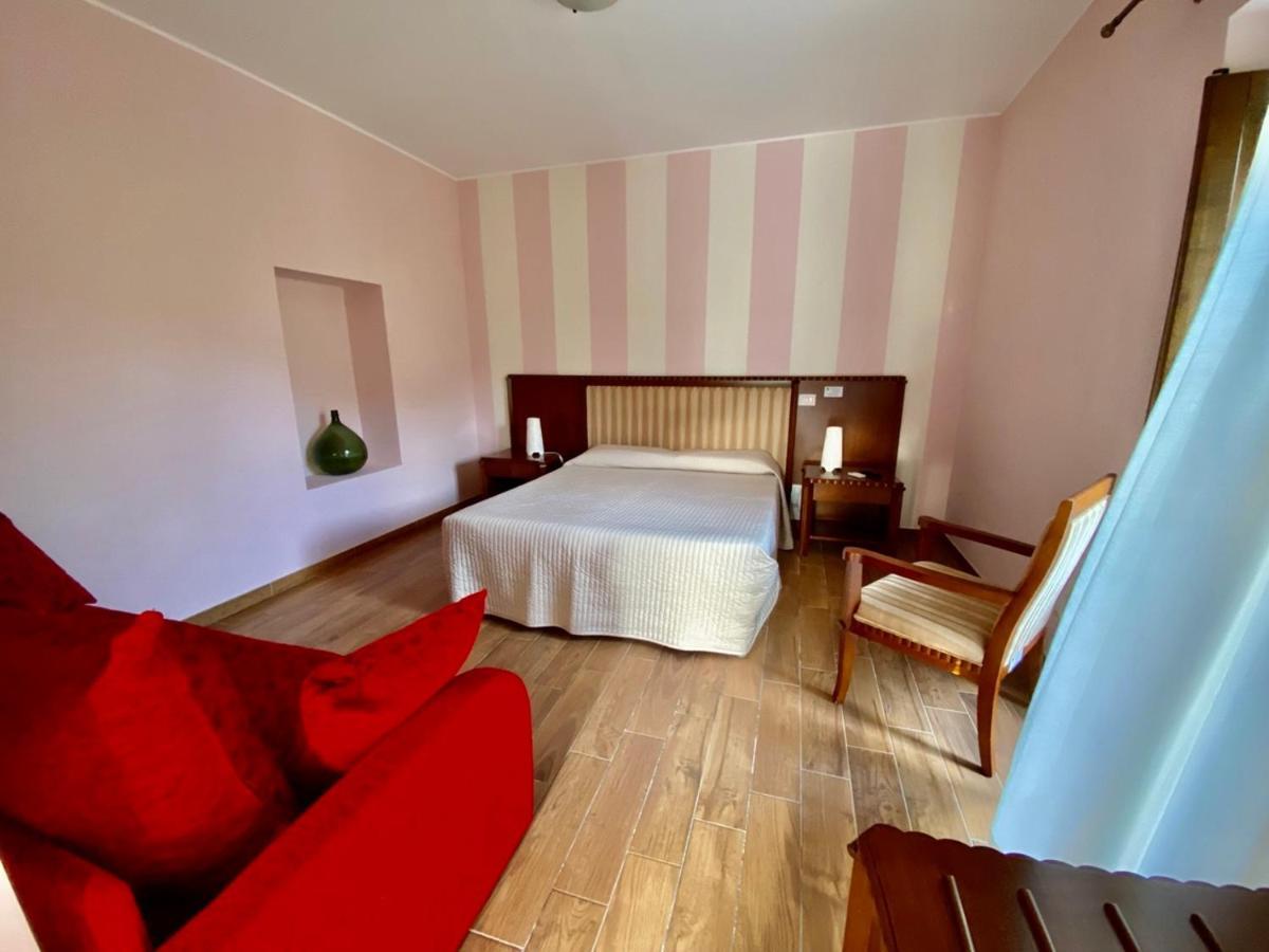 La Porta Delle Gole Hotel Motta Camastra Екстериор снимка