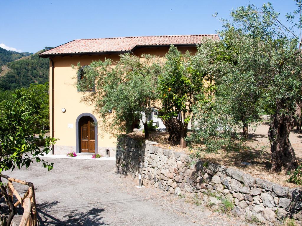 La Porta Delle Gole Hotel Motta Camastra Екстериор снимка